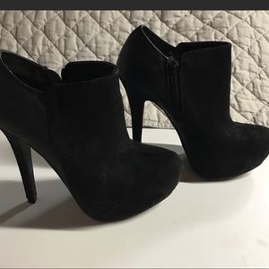 Host Pick - 🎊🎉 Black Booties